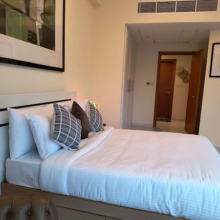 Trinity Holiday Homes - Sheikh Zayed Road Near To Financial Center Metro Station Дубай Екстериор снимка