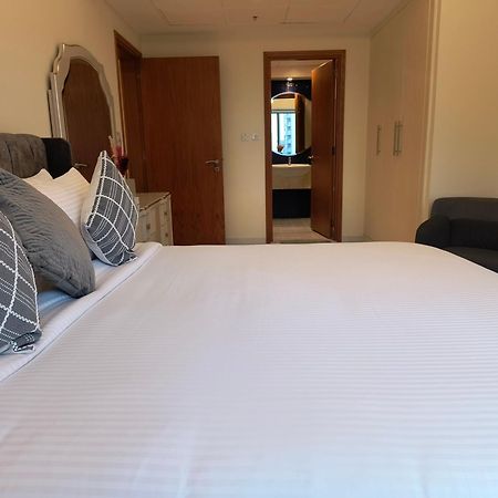 Trinity Holiday Homes - Sheikh Zayed Road Near To Financial Center Metro Station Дубай Екстериор снимка