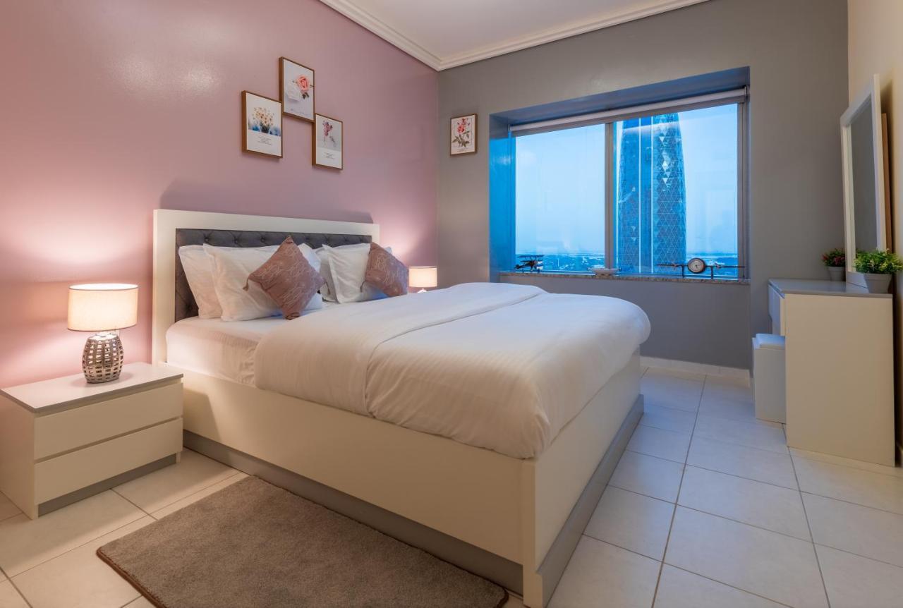Trinity Holiday Homes - Sheikh Zayed Road Near To Financial Center Metro Station Дубай Екстериор снимка