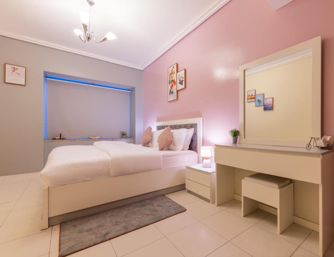 Trinity Holiday Homes - Sheikh Zayed Road Near To Financial Center Metro Station Дубай Екстериор снимка