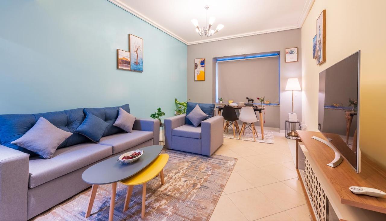 Trinity Holiday Homes - Sheikh Zayed Road Near To Financial Center Metro Station Дубай Екстериор снимка