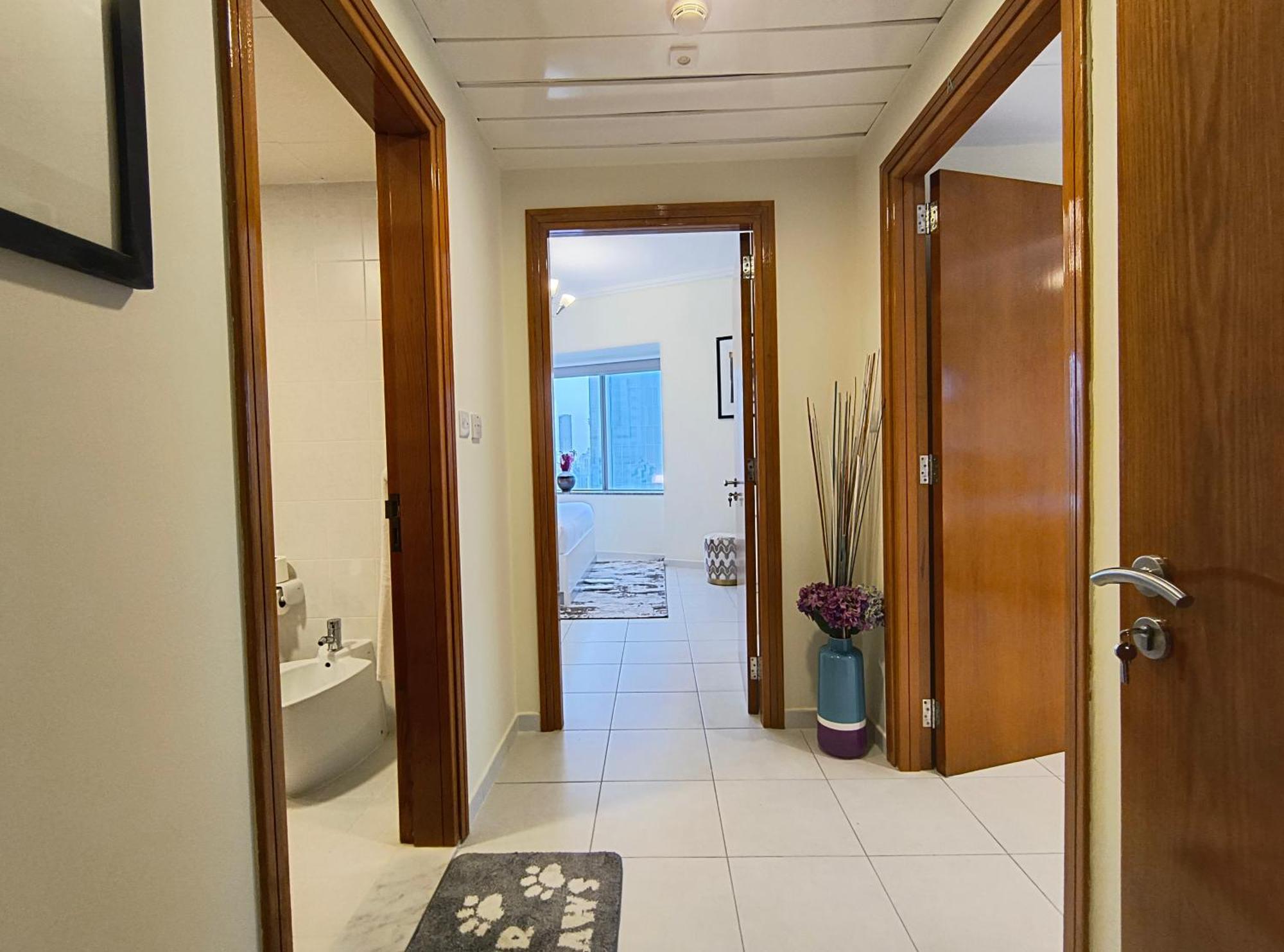 Trinity Holiday Homes - Sheikh Zayed Road Near To Financial Center Metro Station Дубай Екстериор снимка