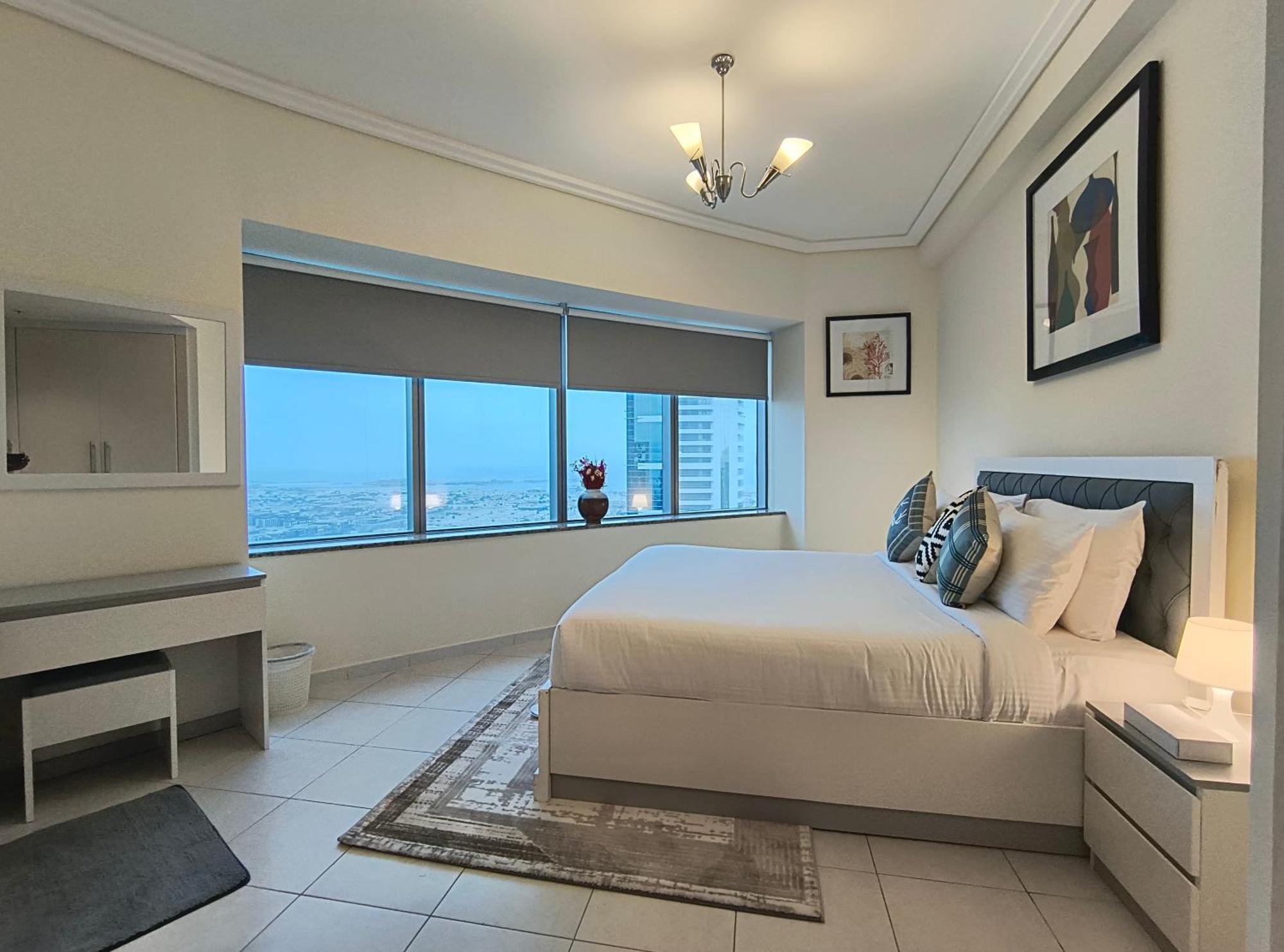 Trinity Holiday Homes - Sheikh Zayed Road Near To Financial Center Metro Station Дубай Екстериор снимка