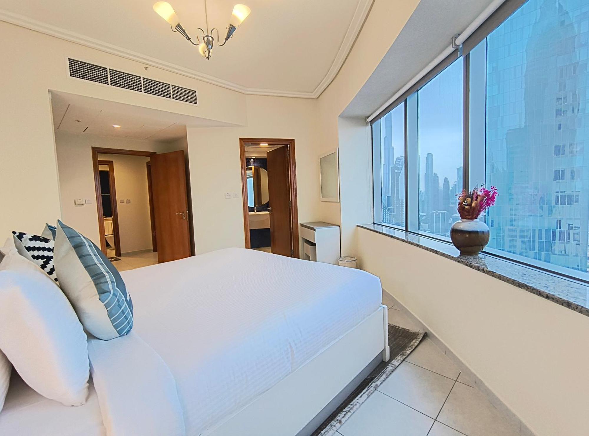 Trinity Holiday Homes - Sheikh Zayed Road Near To Financial Center Metro Station Дубай Екстериор снимка
