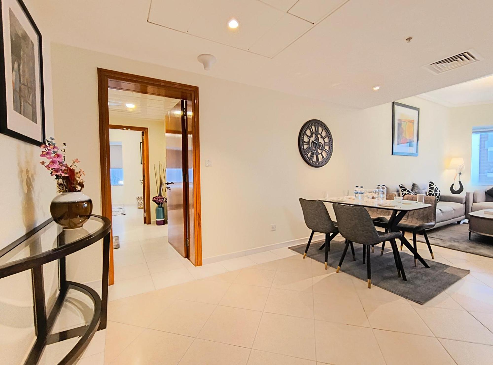 Trinity Holiday Homes - Sheikh Zayed Road Near To Financial Center Metro Station Дубай Екстериор снимка