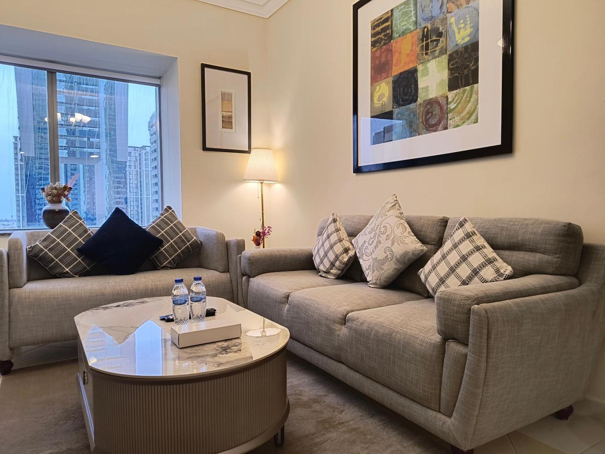 Trinity Holiday Homes - Sheikh Zayed Road Near To Financial Center Metro Station Дубай Екстериор снимка