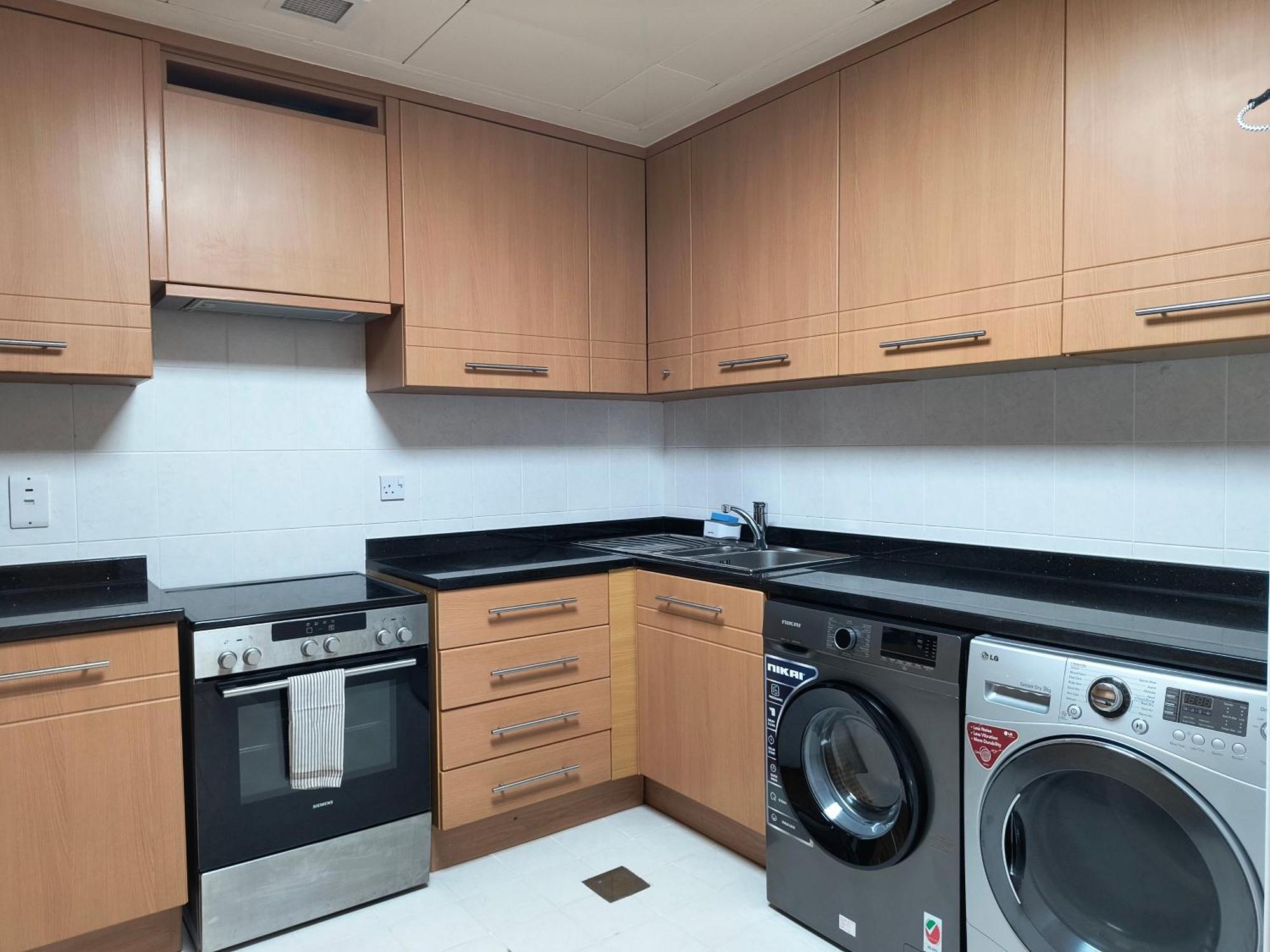 Trinity Holiday Homes - Sheikh Zayed Road Near To Financial Center Metro Station Дубай Екстериор снимка