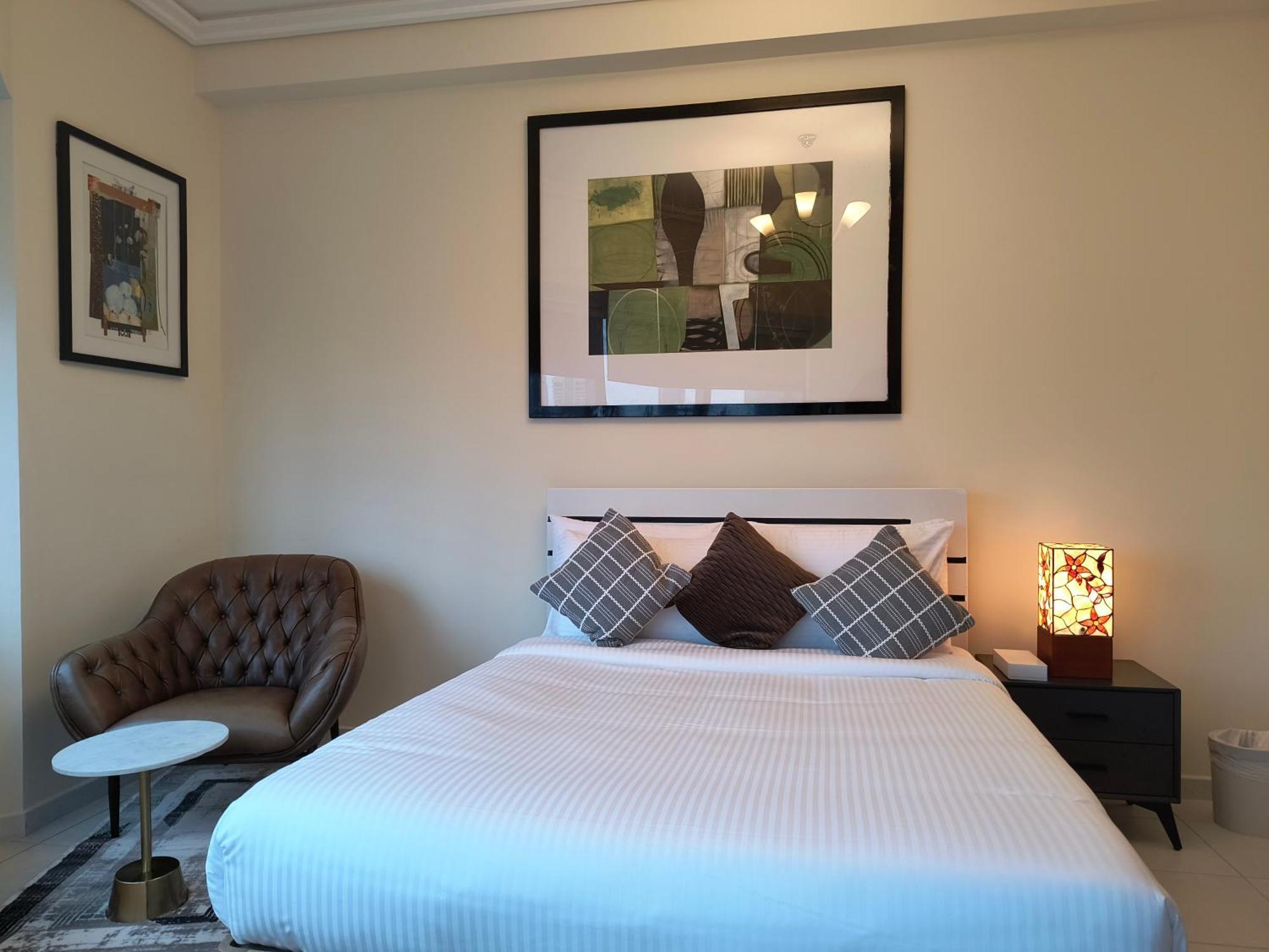Trinity Holiday Homes - Sheikh Zayed Road Near To Financial Center Metro Station Дубай Екстериор снимка