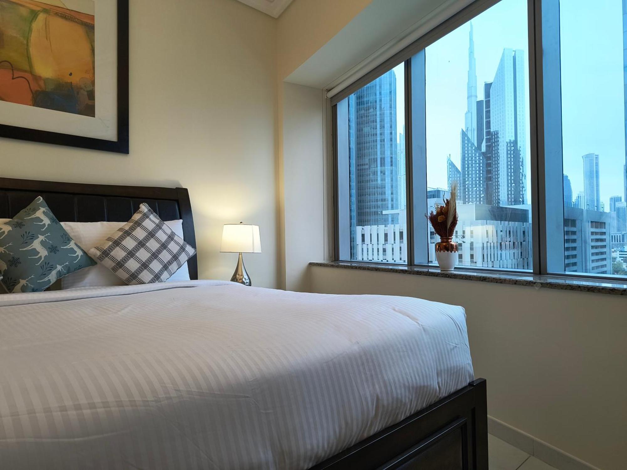 Trinity Holiday Homes - Sheikh Zayed Road Near To Financial Center Metro Station Дубай Екстериор снимка