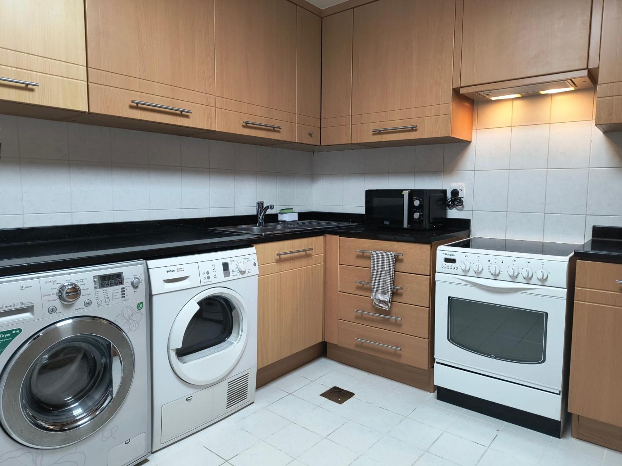 Trinity Holiday Homes - Sheikh Zayed Road Near To Financial Center Metro Station Дубай Екстериор снимка