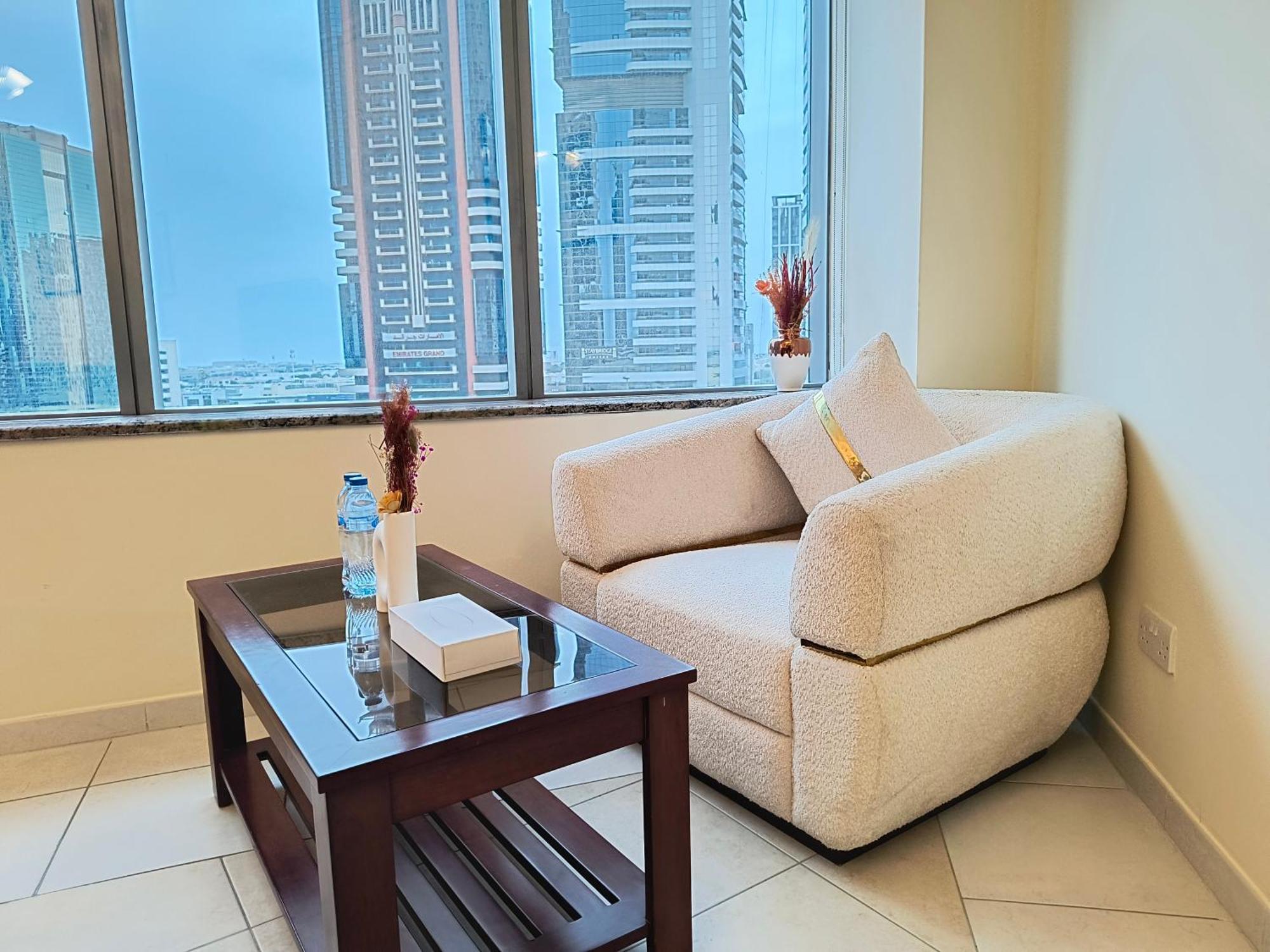 Trinity Holiday Homes - Sheikh Zayed Road Near To Financial Center Metro Station Дубай Екстериор снимка