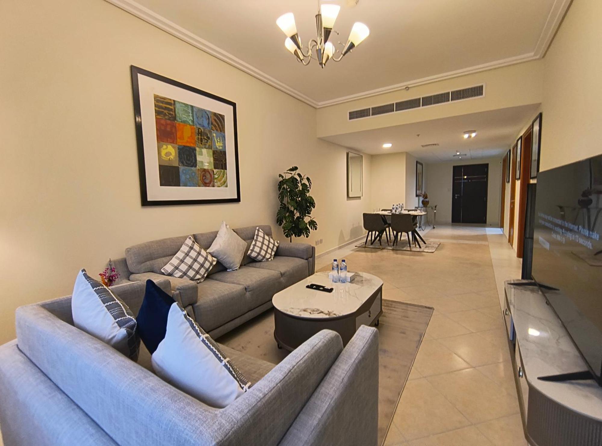 Trinity Holiday Homes - Sheikh Zayed Road Near To Financial Center Metro Station Дубай Екстериор снимка