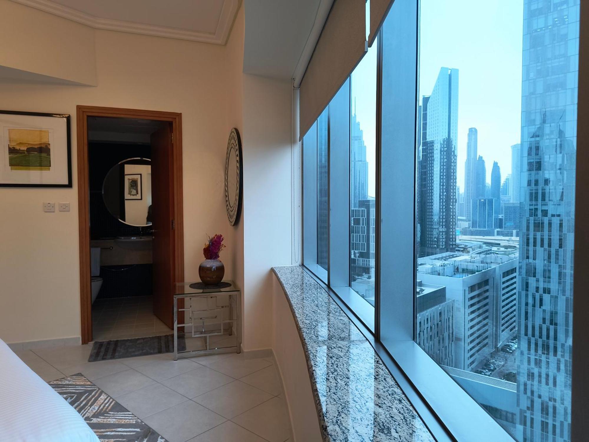 Trinity Holiday Homes - Sheikh Zayed Road Near To Financial Center Metro Station Дубай Екстериор снимка